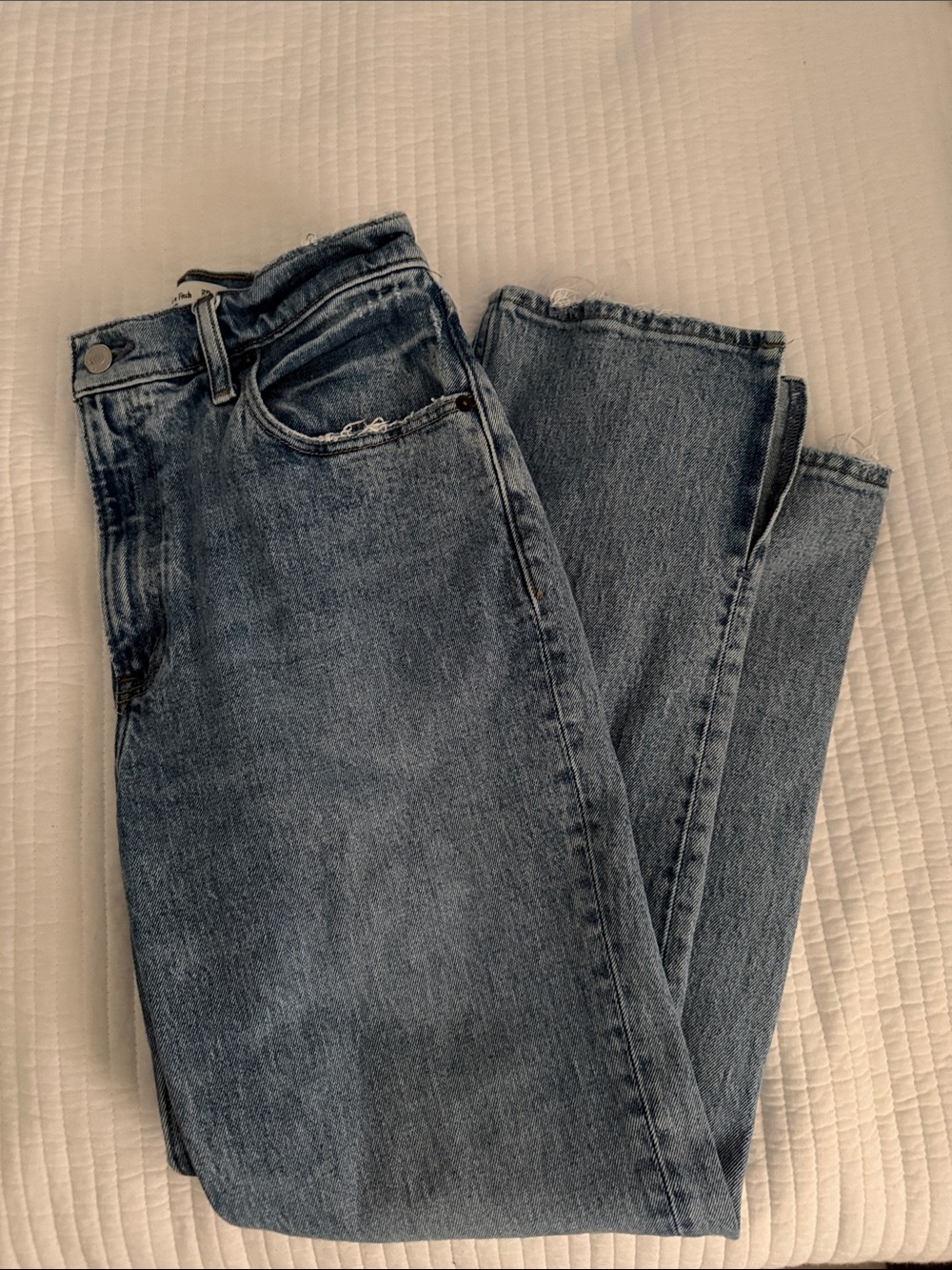 Abercrombie & Fitch The 90s Straight Ultra High Rise Jean